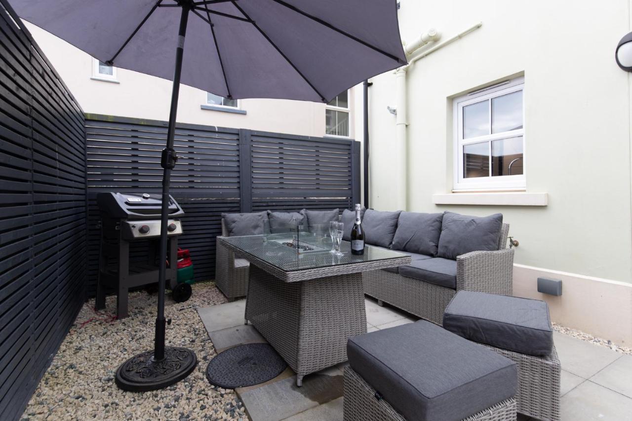 Cottage Mews - Seaside Cottage Parking Terrace Тенбі Екстер'єр фото